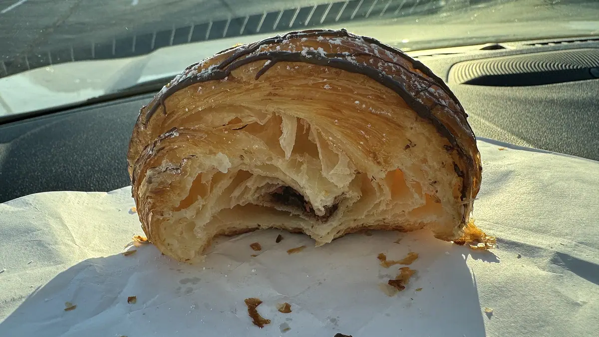 Cake World – patisserie in Waltham Cross town centre